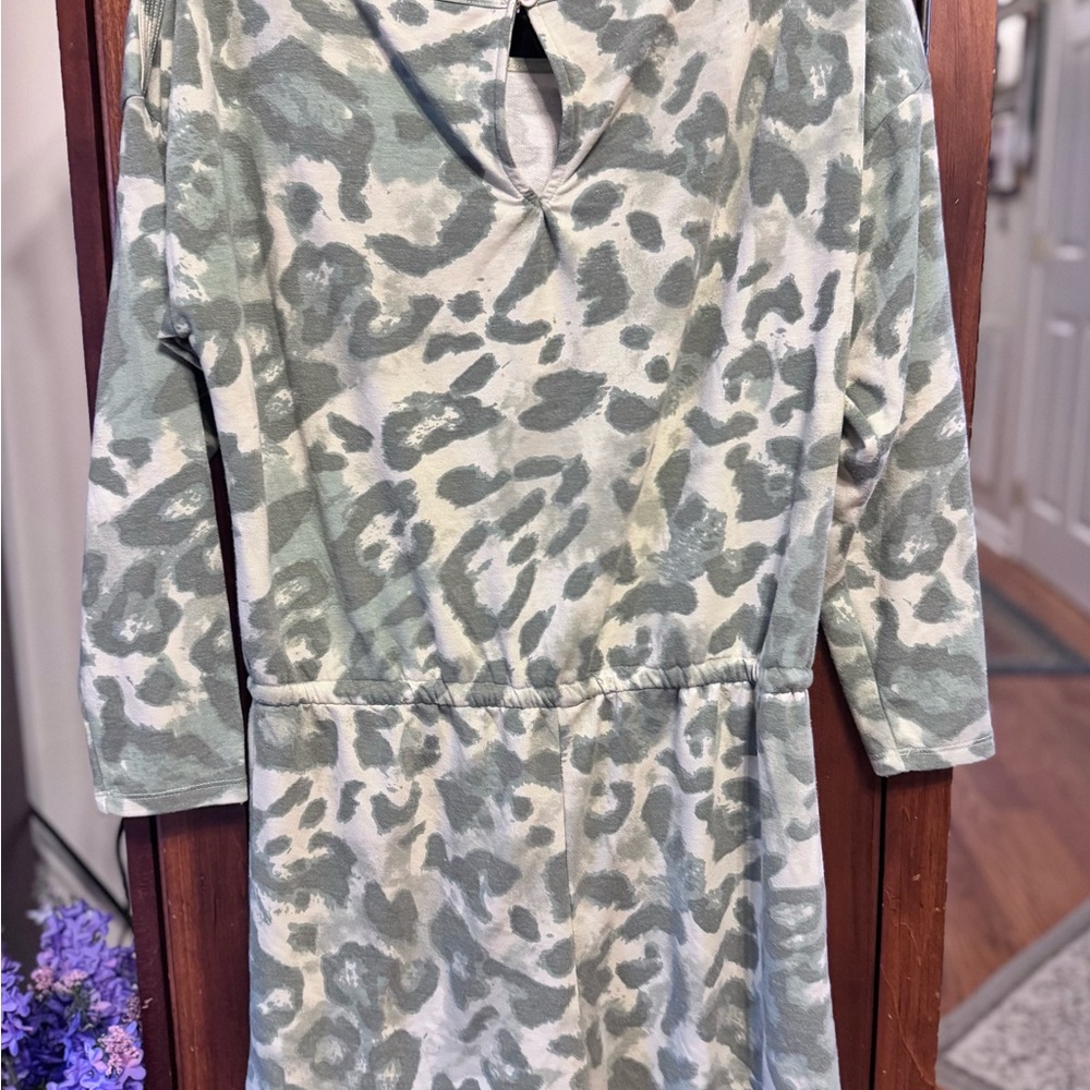 Stylish Camouflage Animal print Print Romper Size M NWOT - Picture 3 of 10